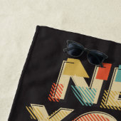 Serviette De Plage Nom personnalisé New York City Typographie serviet (En situation)