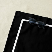 Serviette De Plage Nom personnalisé Noir & Blanc Élégant (En situation)