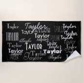 Serviette De Plage Nom personnalisé noir et blanc (Devant)