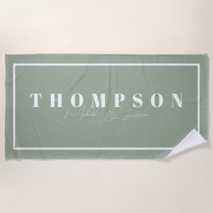 Serviette De Plage Nom personnalisé Sage Green Élégant