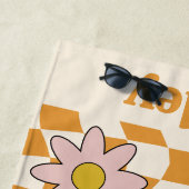 Serviette De Plage Nom Rétro Groovy Personnalisé (En situation)