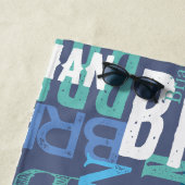 Serviette De Plage Noms répétés bleus (En situation)
