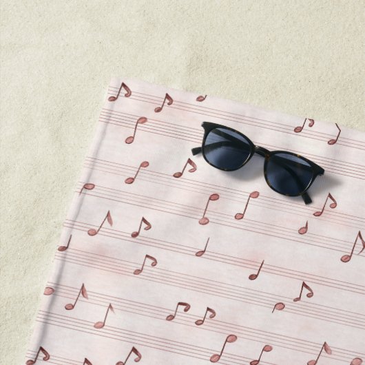 Serviette De Plage Notes de musique rose brun pâle (En situation)