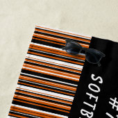 Serviette De Plage Obtention du diplôme orange et noire d'école (En situation)