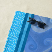 Serviette de plage Ocean Waves d'inspiration grecq (En situation)