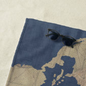 Serviette De Plage Or et carte bleue du monde (En situation)