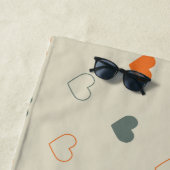 Serviette De Plage Orange and Green Heart Grid Pattern (En situation)