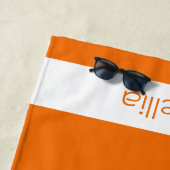 Serviette De Plage Orange Bridesmaitres Noms Calligraphie Chic Élégan (En situation)