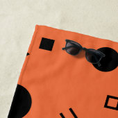 Serviette De Plage Orange, fun, trendy, geometric Memphis graphic (En situation)