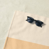 Serviette De Plage Orange Gradient Monogramme Initiales brillant Mode (En situation)