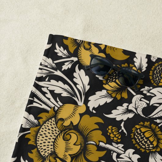 Serviette De Plage Ornate floral pattern with large gold flowers  (En situation)