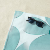 Serviette De Plage Padrão Floral verde. (En situation)
