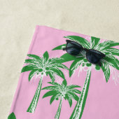Serviette De Plage Palmiers rose vert Préppy Girls Pool (En situation)