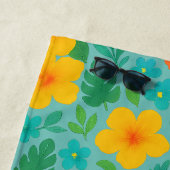 Serviette De Plage Paradis tropical - Palm Feuilles & Hibiscus Motif (En situation)