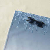 Serviette De Plage parties scintillant bleu monogramme goutte serviet (En situation)