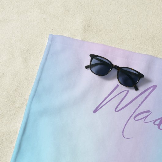 Serviette De Plage Pastel Colours Abstrait Arrière - plan d'iridescen (En situation)