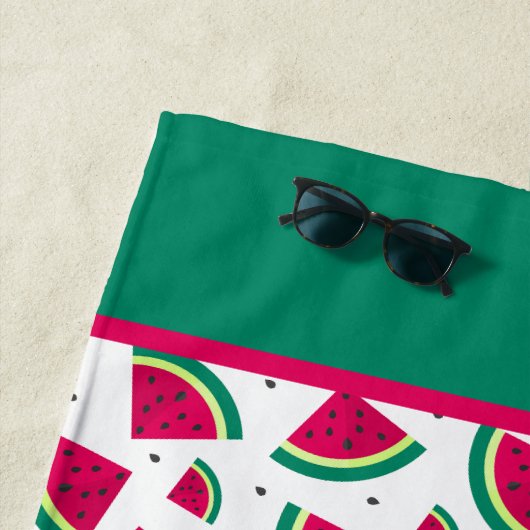 Serviette De Plage pastèque personnalisée (En situation)