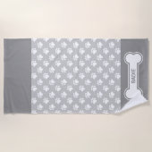 Serviette De Plage Pattes de chien grises et blanches et os avec nom (Devant)