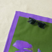 Serviette De Plage Peinture Iris Violet - Art Fleur Originale (En situation)