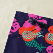 Serviette de plage personnalisée à l'ananas bleu (En situation)