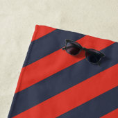 Serviette de plage personnalisée à rayures rouge e (En situation)