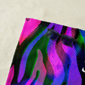 Serviette de plage personnalisée Abstraite Rainbow (En situation)