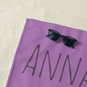 Serviette de plage personnalisée Kitty Violet (En situation)
