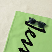 Serviette de plage personnalisée verte (En situation)