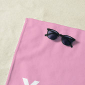 Serviette De Plage Personnaliser rose (En situation)