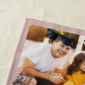 Serviette De Plage Photo personnalisée Famille amis Moderne Fun Blush (En situation)