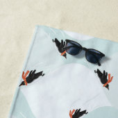 Serviette De Plage Pingouins joueurs glissement sur Motif de neige (En situation)