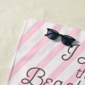Serviette De Plage Pink Axolotl Boba Tea Stripes (En situation)