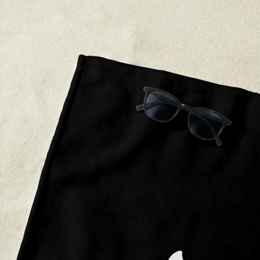 Serviette De Plage Piscine d'été noire moderne Nom monogramme (En situation)