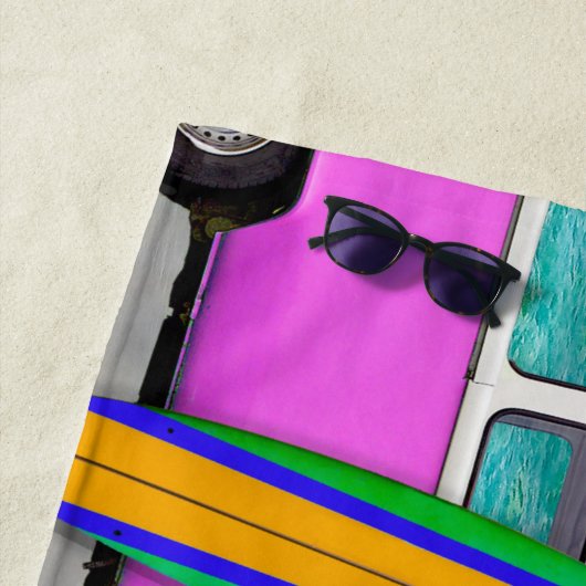 Serviette De Plage Plage avec Fuchsia Pink Van et Surfboard (En situation)