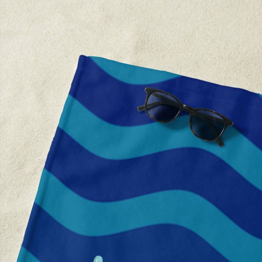 Serviette De Plage Plage Chic, Vagues Bleues (En situation)