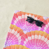 Serviette De Plage Plage moderne Peach Tropical Seashell Shell Beach  (En situation)