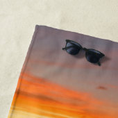 Serviette De Plage Plage Sunset Orange Jaune Tropical Monogramme (En situation)