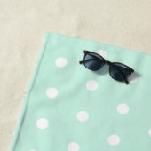 Serviette De Plage Point Polka vert de la menthe (En situation)