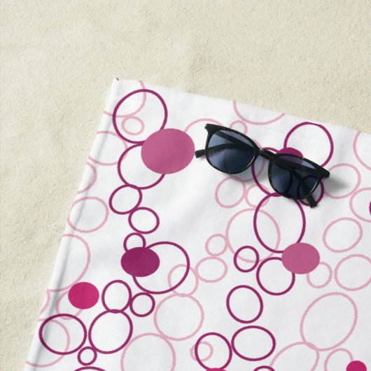 Serviette De Plage Points Cercles roses (En situation)