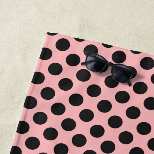 Serviette De Plage Points et ruban roses noirs (En situation)