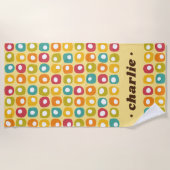 Serviette De Plage Points rétro nom personnalisé coloré (Devant)
