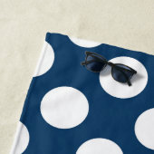 Serviette De Plage Pois Bleus de la Marine, Motif Pot Polka, Votre No (En situation)
