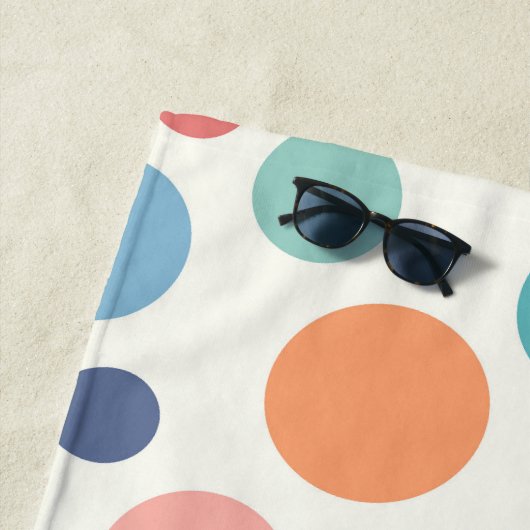 Serviette De Plage Pois coloré (En situation)