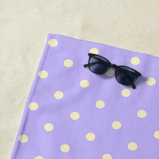 Serviette De Plage Pois & points lavande et jaune (En situation)