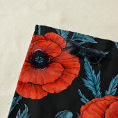 Serviette De Plage Poppies, rouge et bleu sur noir (En situation)