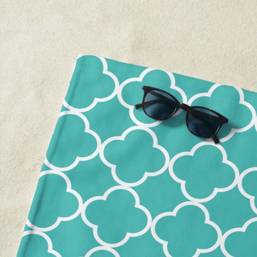 Serviette De Plage Quatrefoil Bleu, Trellis Marocain (En situation)