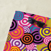 Serviette de plage Rainbow Coloured Circles (En situation)