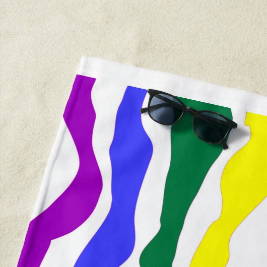 Serviette de plage Rainbow Pride (En situation)