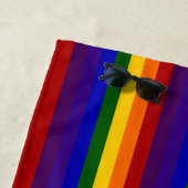 Serviette de plage Rainbow Stripes (En situation)