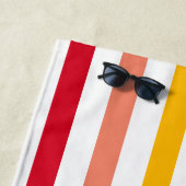 Serviette de plage rayée Rainbow (En situation)